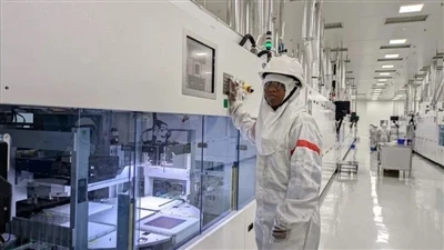 La planta de producció de panells solars de 4.3GW de l'Índia posa en funciona...