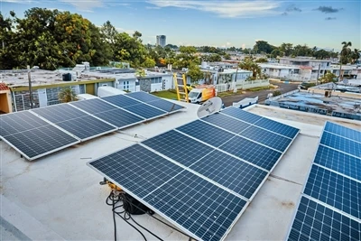 U . s . Les cares solars residencials es col·lapsen enmig de canvis de políti...