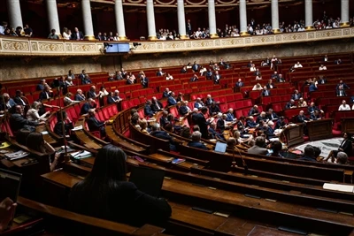 El senat francès bloqueja la prohibició de renovables, però el debat sobre la...