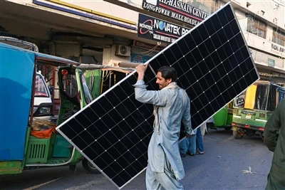 PAKISTAN MESSIONS AMISSIONALS DE LA CHELL ₨ 111 mil milions per frau d’import...