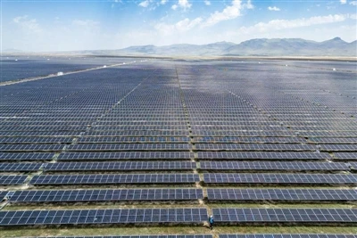 2. Hub solar de 200 milions de dòlars de 2,5 GW: partner d'Alfa Solar & Astro...